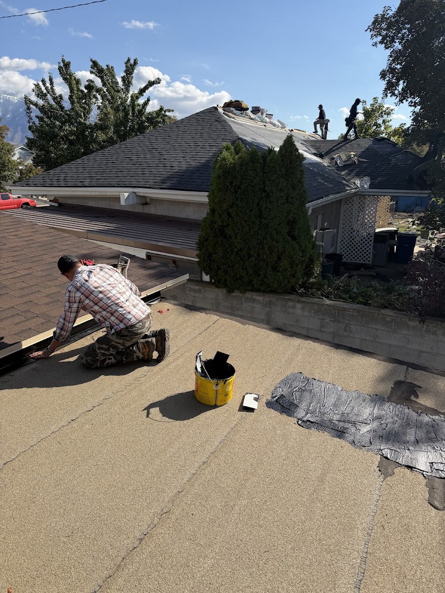 Storm damage roofing contractor in West Valley City, Utah
